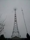 3 triangulares torre equipada com pernas de Guyed do rádio de uma comunicação
